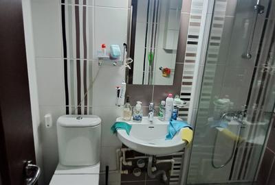 Apartament 3 camere, renovat, poziție retrasă (nu la bulevard) – Metrou 500 m - 42