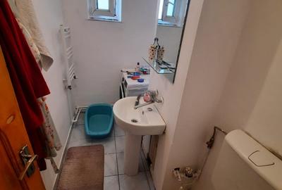 Apartament cu 4 camere, decomandat, etaj 2/4, zona Cug - 11