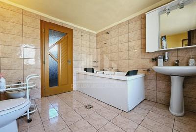 Casă individuală cu 6 camere cu Teren 300 Mp în Lipoveni - 11