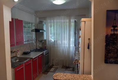 De vanzare apartament 3 camere decomandat, parter - 4