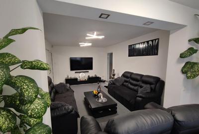 Apartament 3 camere, semidecomandat - zona Astra - 1