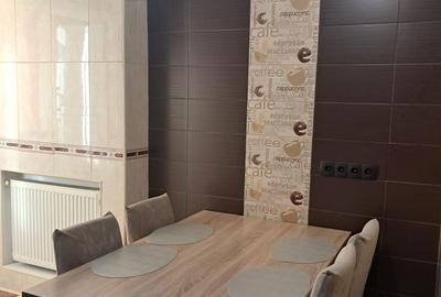 Apartament cu 4 camere decomandat în Central - 2