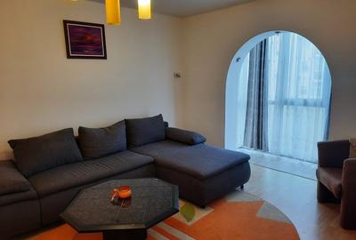 Apartament cu 2 camere, mobilat în Central