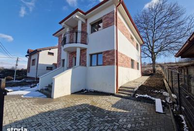 Casă cu 4 camere cu Teren 700 Mp în Apahida