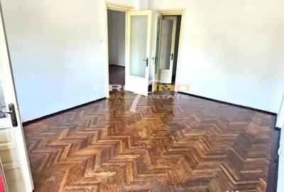 Apartament cu 6 camere decomandat în Central - 11