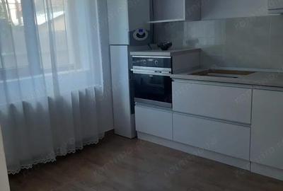 Casă cu 4 camere cu Canalizare în Central - 1