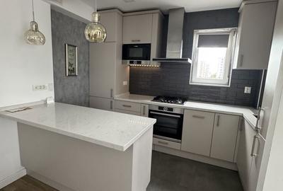 Apartament cu 3 camere decomandat în Tunari