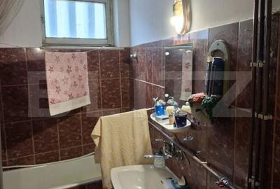 Apartament cu 3 camere semidecomandat în Central - 1