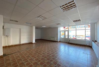 Spațiu comercial, de 70 mp, în Central - 3
