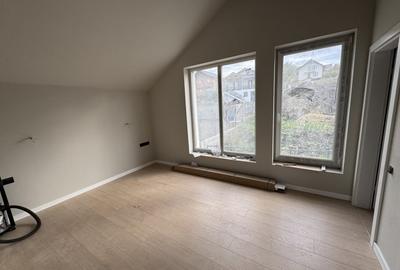 Oportunitate! Casa cu etaj, finisata, 180 mp., Campenesti, 209000 Eur - 2