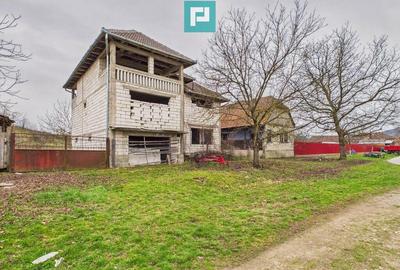 Casa la ro?u in localitatea Alma?, Arad. - 1