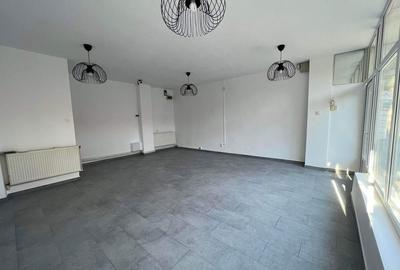 Spațiu comercial, de 38 mp, în Piața Nouă - 5