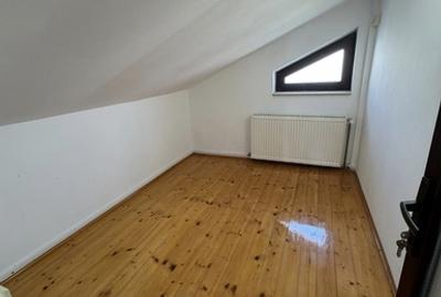 Casă cu 8 camere cu Teren 500 Mp în Central - 3