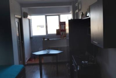 Garsonieră decomandată în Costin Georgian - 3