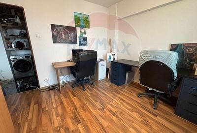 Crangasi - 3 camere, 2 bai, termopan + PVC, balcon inchis, bloc 1988 - 9