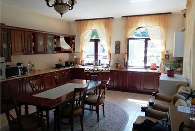 Casă cu 5 camere cu Teren 60 Mp în Vitan - 2