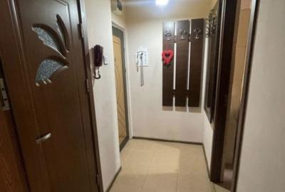 Apartament cu 2 camere semidecomandat în Calea București