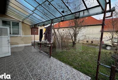 Casă cu 4 camere decomandat cu Teren 2500 Mp în Central