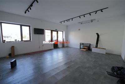 Spațiu comercial, de 91 mp, în Central - 3