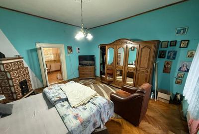 Casa cu garaj ?i 2 ?eminee, langa Parcul Mare Str. - 12