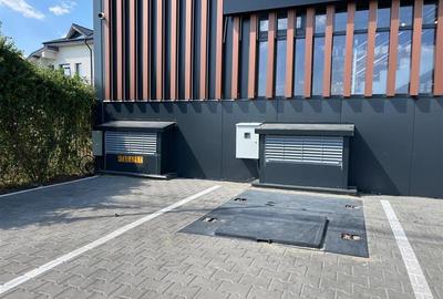 Spațiu comercial, de 2,750 mp, în Central - 13