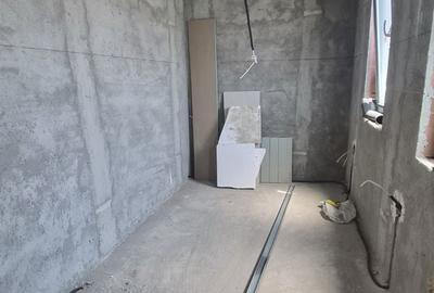 Casă cu 5 camere cu Teren 300 Mp în Central