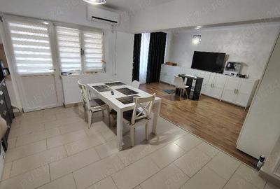 Apartament cu 3 camere decomandat în Central - 1