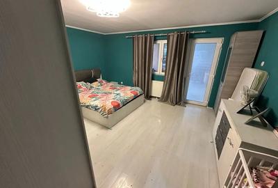 DOUA Case, curte comuna, 700mp teren, Bocsa Montana - 8