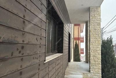 Vilă deosebită cu vedere panoramică la Munții Bucegi – Bușteni, str. Crinului - 1