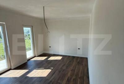 Casă cu 4 camere cu Teren 400 Mp în Central