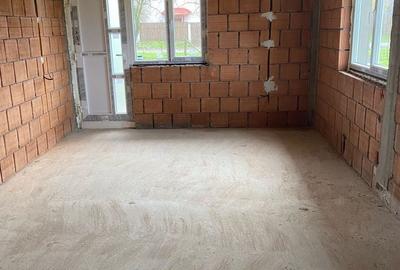 Casă cu 3 camere în Gruiu - 1