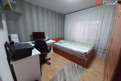 Apartament cu 3 camere semidecomandat în Aradului - 3