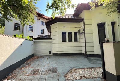 Casă cu 6 camere cu Canalizare în Nord