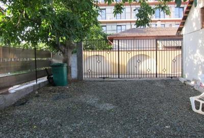 Casă cu 2 camere cu Teren 494 Mp în Central