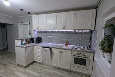 Apartament 3 camere decomandat - 2