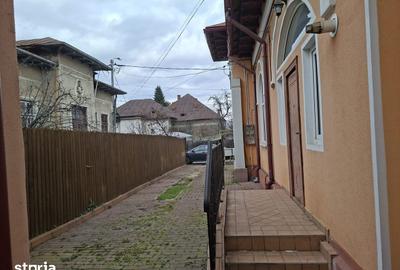 Casă cu 4 camere cu Teren 234 Mp în Central - 8