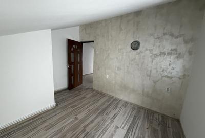 Spațiu comercial, de 100 mp, în Central - 4