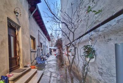 Casa cu tavan inalt - Piata Alba Iulia - Singur in curte - 2