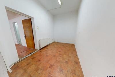 Spațiu comercial, de 81 mp, în Central - 9