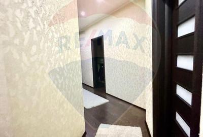 Casă cu 6 camere cu Teren 360 Mp în Andronache - 11