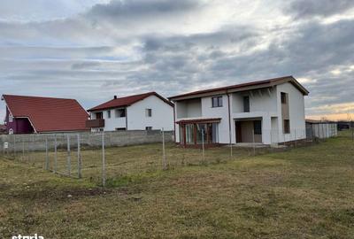 Casă cu 4 camere cu Teren 652 Mp în Nojorid - 8