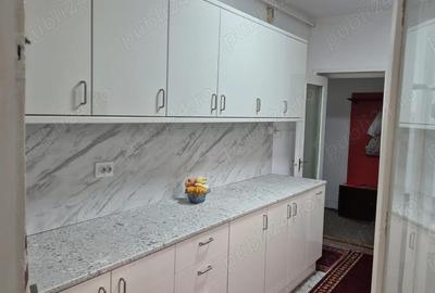 Inchiriere ap. 2 cam. decomandat , Zona Podgoria - Pret redus - 9