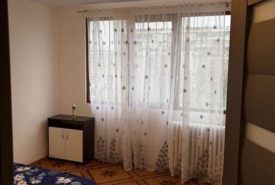 Apartament cu 3 camere decomandat în Berceni - 2