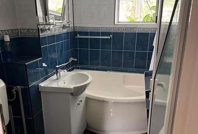 Apartament cu 3 camere semidecomandat, mobilat în Ultracentral - 6