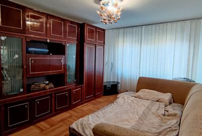 Apartament cu 2 camere decomandat, mobilat în Lipovei
