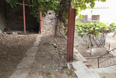 Casă cu Teren 243 Mp în Vest - 13