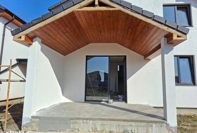 Casă cu 4 camere cu Teren 450 Mp în Odoreu - 9