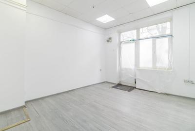 Spațiu comercial, de 17 mp, în Eroii Revoluției - 4