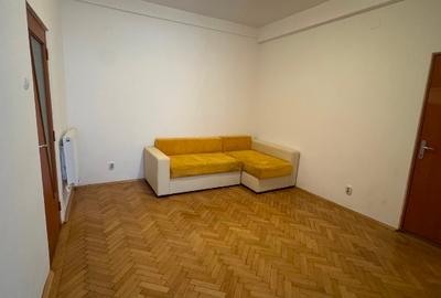 Propunem spre închiriere un apartament compus din 3 camere  pe Bulevardul Nicola - 9