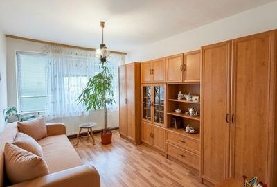 Apartament cu 3 camere decomandat, mobilat în Cetății